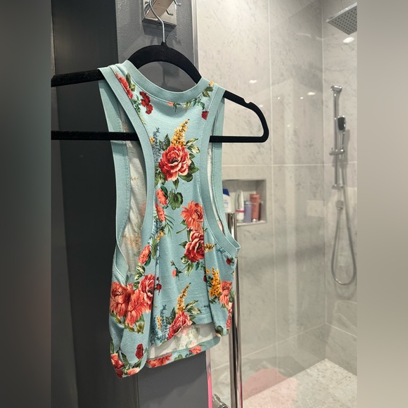 Alice + Olivia Melva racer back crop top - Picture 5 of 5